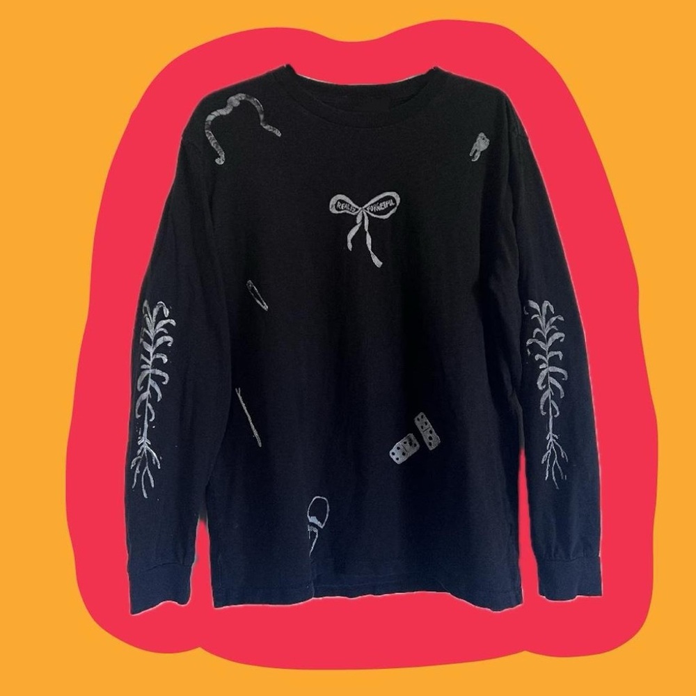 ✨One-of-a-kind✨ Size M long sleeve tee stamped with fabric paint all-over!